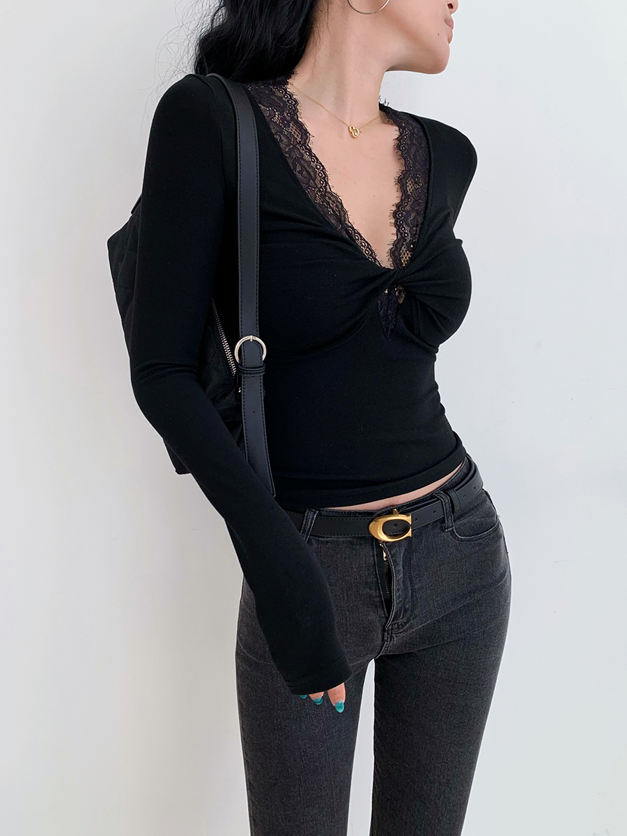 Lace V-Neck Long Sleeve T-Shirt for Women - Slim Fit Sexy Base Top in European American Style, Perfect for Y2K and Casual Chic Looks Lace V-Neck Long Sleeve T-Shirt for Women - Slim Fit Sexy Base Top in European American Style, Perfect for Y2K and Casual Chic Looks