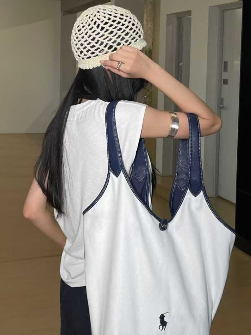 Large Capacity Bucket Bag - 2025 Niche Design Versatile Commuter Shoulder Tote for Women - Chic Fashion Handbag Large Capacity Bucket Bag - 2025 Niche Design Versatile Commuter Shoulder Tote for Women - Chic Fashion Handbag