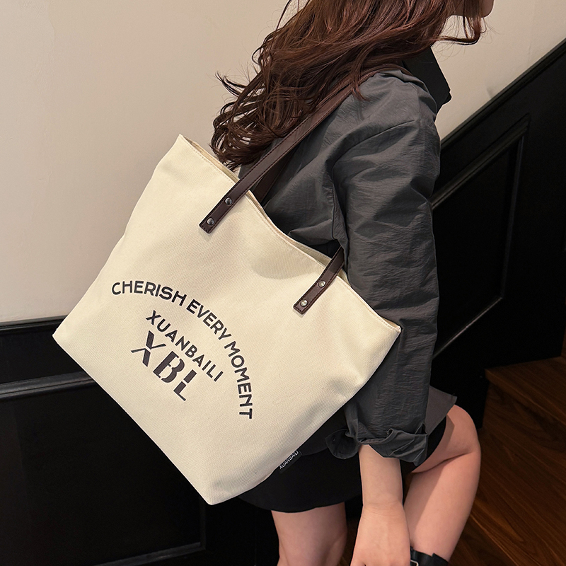 Large Capacity Canvas Shoulder Bag for Women - Versatile Commuter Tote for College Students - Stylish 2025 Design Large Capacity Canvas Shoulder Bag for Women - Versatile Commuter Tote for College Students - Stylish 2025 Design