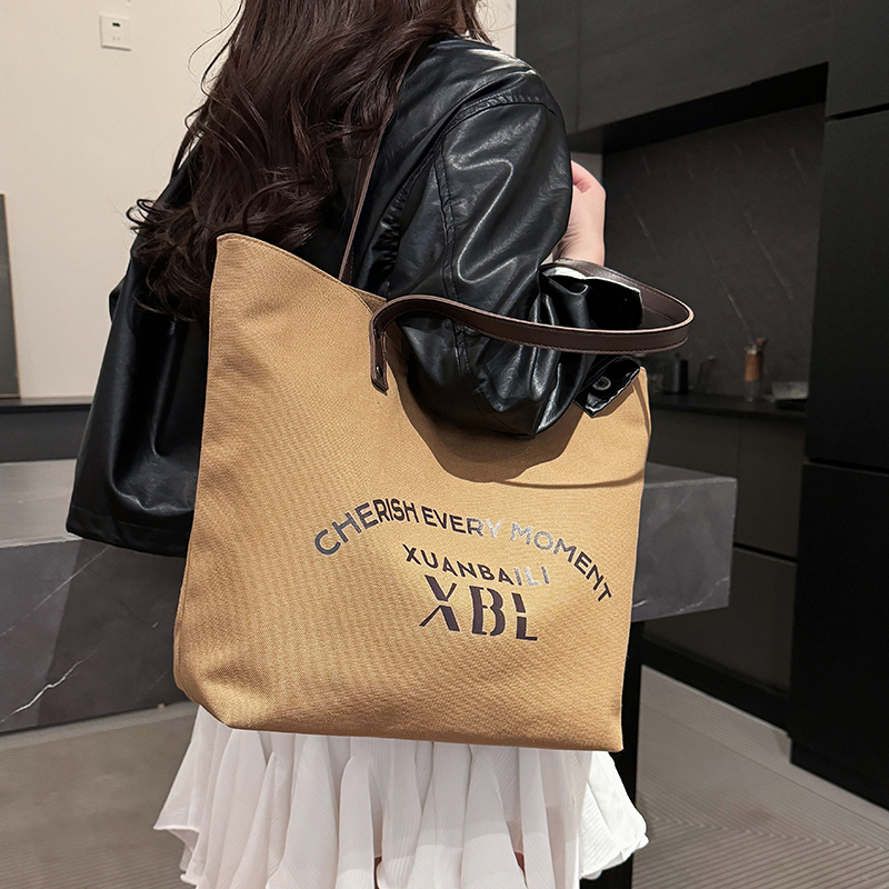 Large Capacity Canvas Shoulder Bag for Women - Versatile Commuter Tote for College Students - Stylish 2025 Design Large Capacity Canvas Shoulder Bag for Women - Versatile Commuter Tote for College Students - Stylish 2025 Design