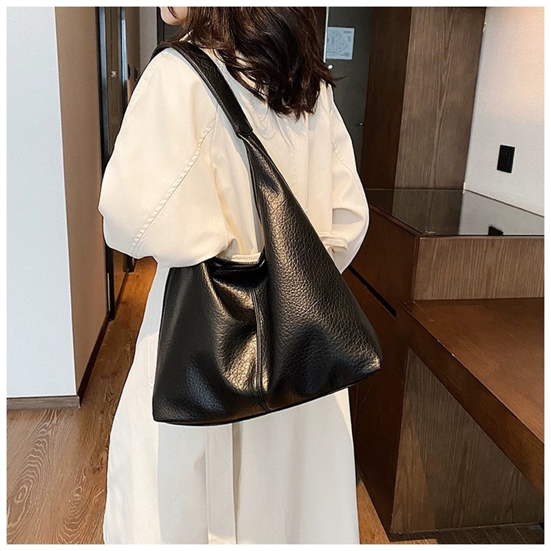 Large Capacity Casual Tote Bag for Women - Soft Surface Commuter Underarm Bag, Stylish Mother-Daughter Design, 2025 Trend