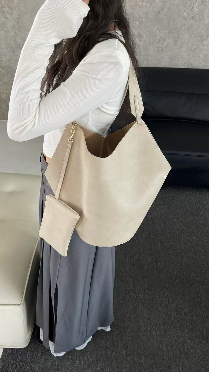 Large Capacity Irregular Bucket Bag - 2025 Fashion Versatile Casual Tote for Women, Trendy Internet Celebrity Style Large Capacity Irregular Bucket Bag - 2025 Fashion Versatile Casual Tote for Women, Trendy Internet Celebrity Style