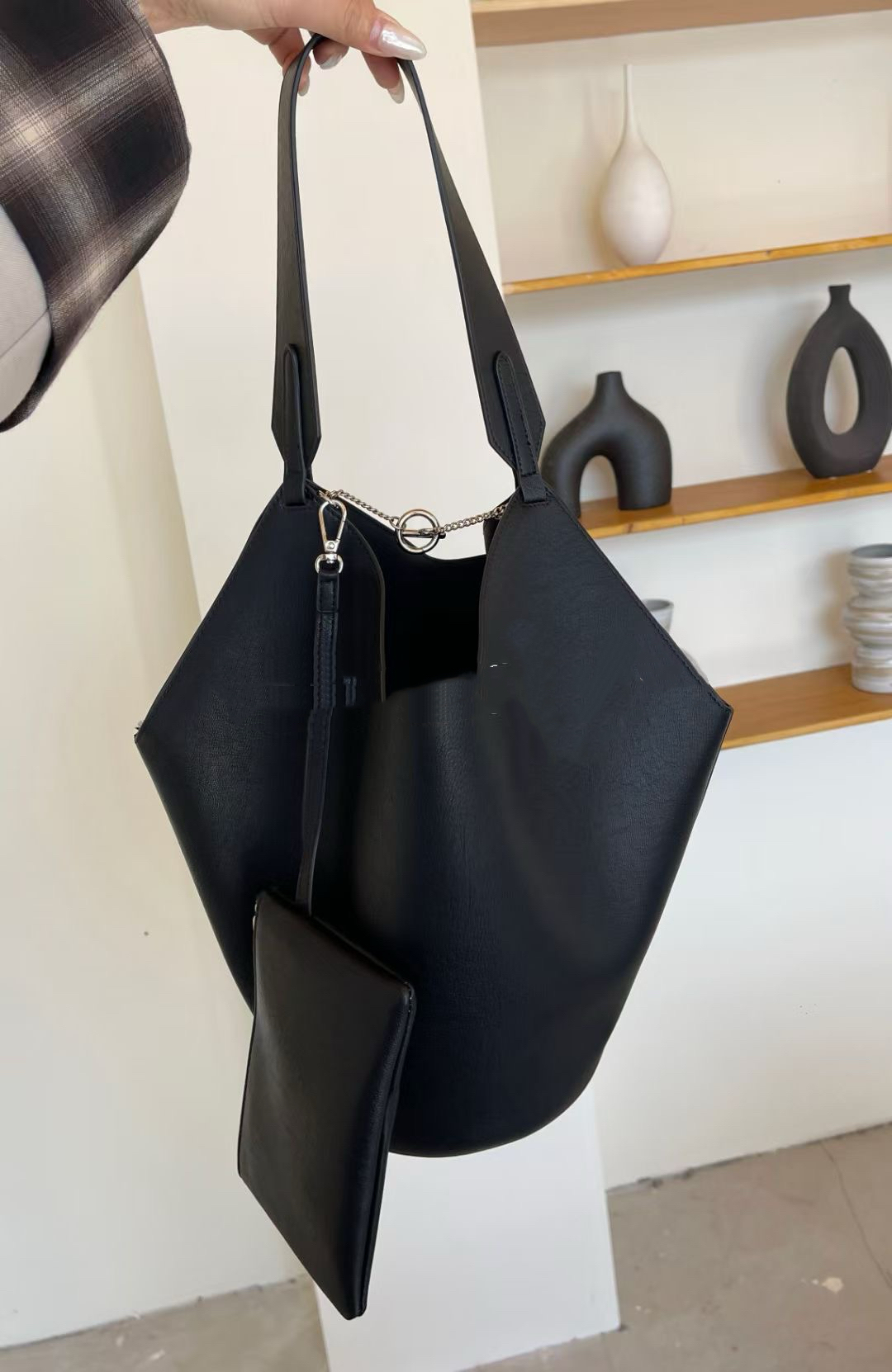 Large Capacity Irregular Bucket Bag - 2025 Fashion Versatile Casual Tote for Women, Trendy Internet Celebrity Style