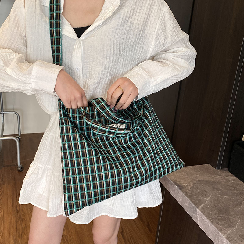 Large Capacity Lightweight Canvas Crossbody Tote Bag for Women - Versatile National Style Design, Spring/Summer 2025 Collection Large Capacity Lightweight Canvas Crossbody Tote Bag for Women - Versatile National Style Design, Spring/Summer 2025 Collection