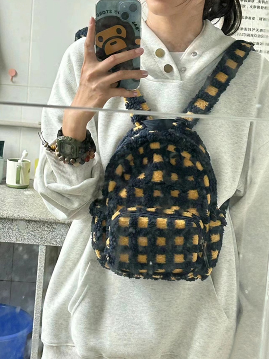 Large Capacity Plush Plaid Backpack for College Students, Versatile Lamb Wool Mini Commuter Bag Large Capacity Plush Plaid Backpack for College Students, Versatile Lamb Wool Mini Commuter Bag