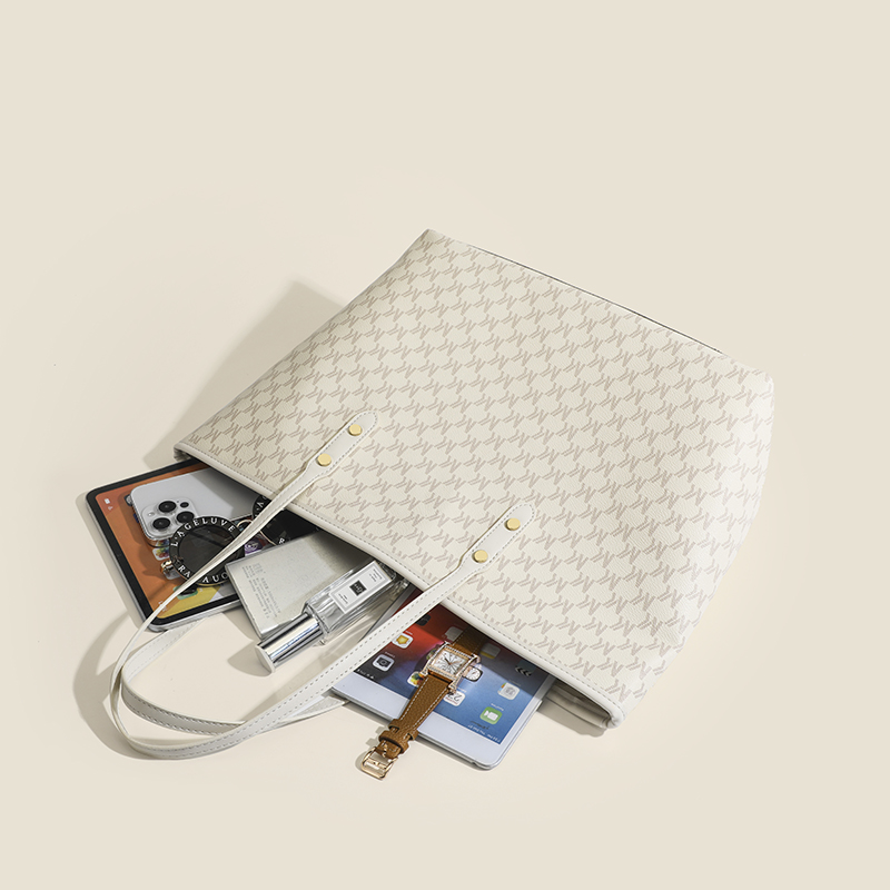 Large-Capacity Printed Tote Bag for Women â€“ Stylish Shoulder Bag for Office Workers, 2025 Trendy Niche Fashion