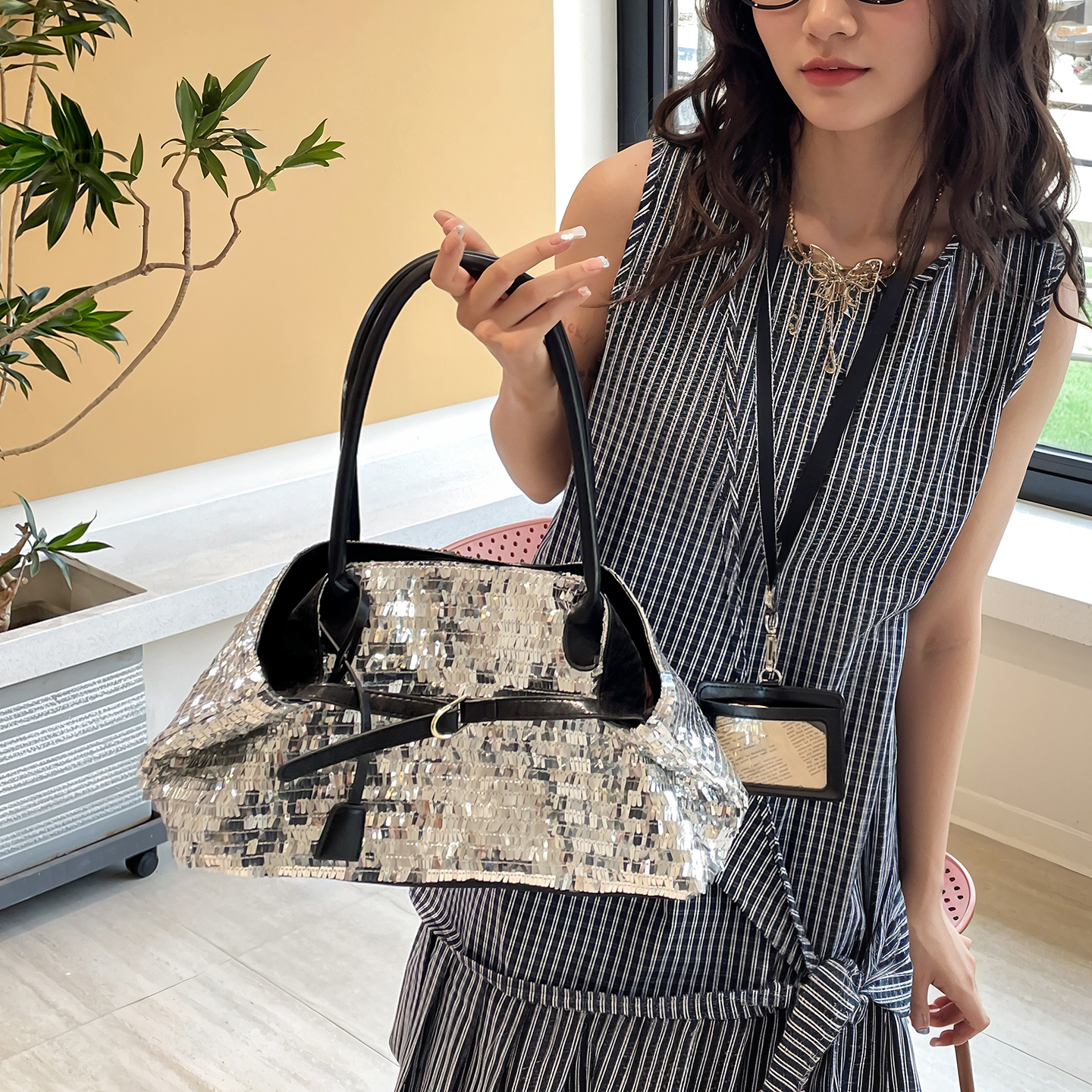 Large Capacity Women's Sequined Shoulder Bag - Versatile Casual Tote for Work & Commuting - Summer 2025 Fashion Large Capacity Women's Sequined Shoulder Bag - Versatile Casual Tote for Work & Commuting - Summer 2025 Fashion