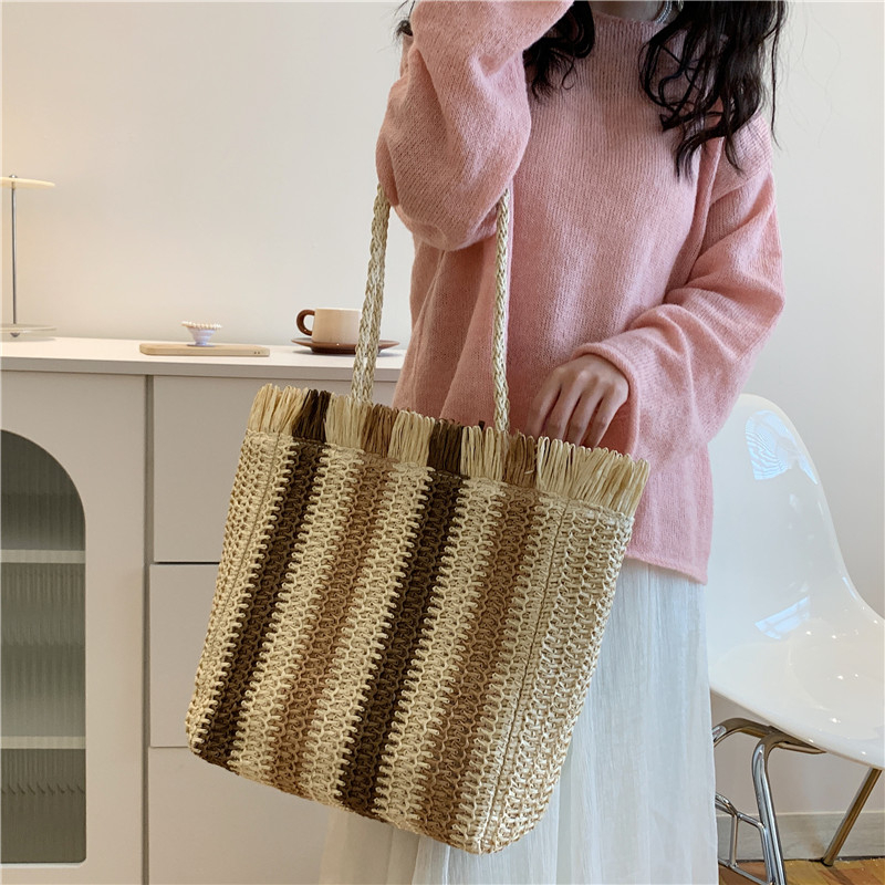 Large Capacity Woven Shoulder Bag for Women - 2025 New Style Beach Tote for Seaside Vacation & Commuter Use Large Capacity Woven Shoulder Bag for Women - 2025 New Style Beach Tote for Seaside Vacation & Commuter Use