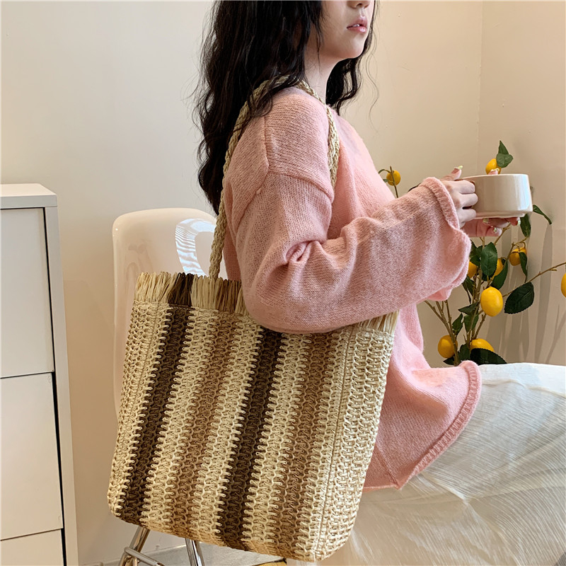 Large Capacity Woven Shoulder Bag for Women - 2025 New Style Beach Tote for Seaside Vacation & Commuter Use Large Capacity Woven Shoulder Bag for Women - 2025 New Style Beach Tote for Seaside Vacation & Commuter Use