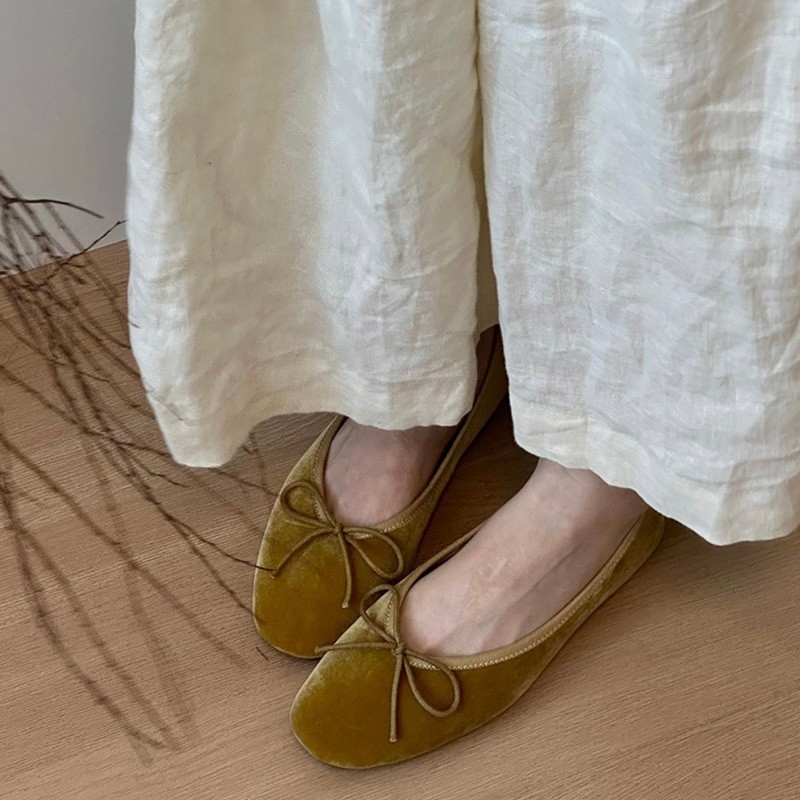 Leather Bow Ballet Flats - Soft-Soled Casual Mary Jane Shoes for Comfortable Everyday Wear Leather Bow Ballet Flats - Soft-Soled Casual Mary Jane Shoes for Comfortable Everyday Wear