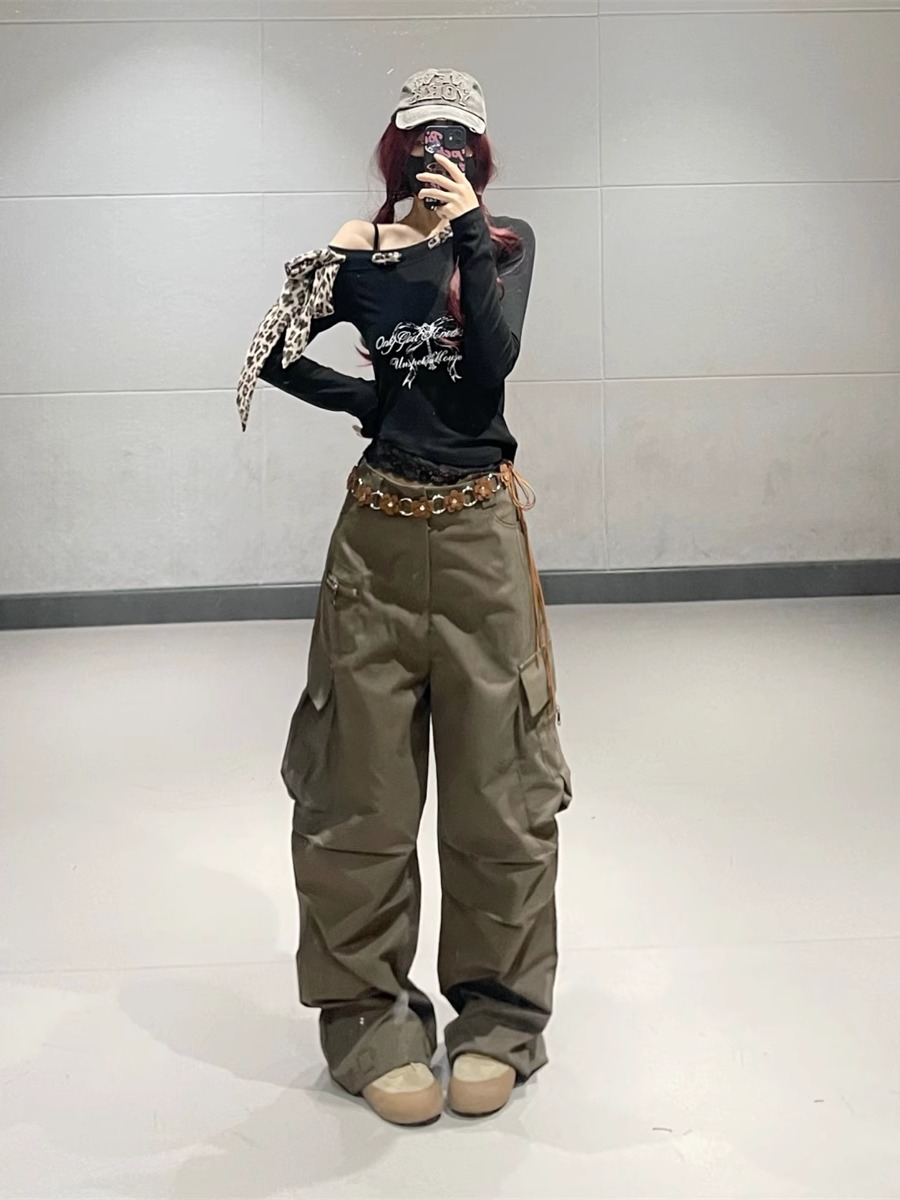 Leopard Print Lace-Up Off-Shoulder Long Sleeve Short Top for Women - American Style Jazz Dance T-Shirt with Lace Splicing