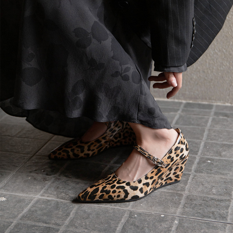 Leopard Print Pointed Toe Mary Jane Shoes - Retro Charm High Heels for a Sexy European and American Look