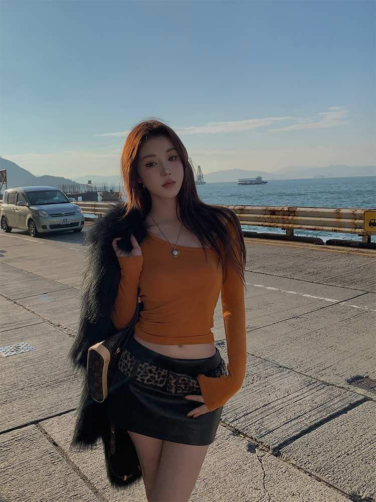 Leopard Print Slim Short Skirt for Women - Retro Street Style Fashionable Belted Design