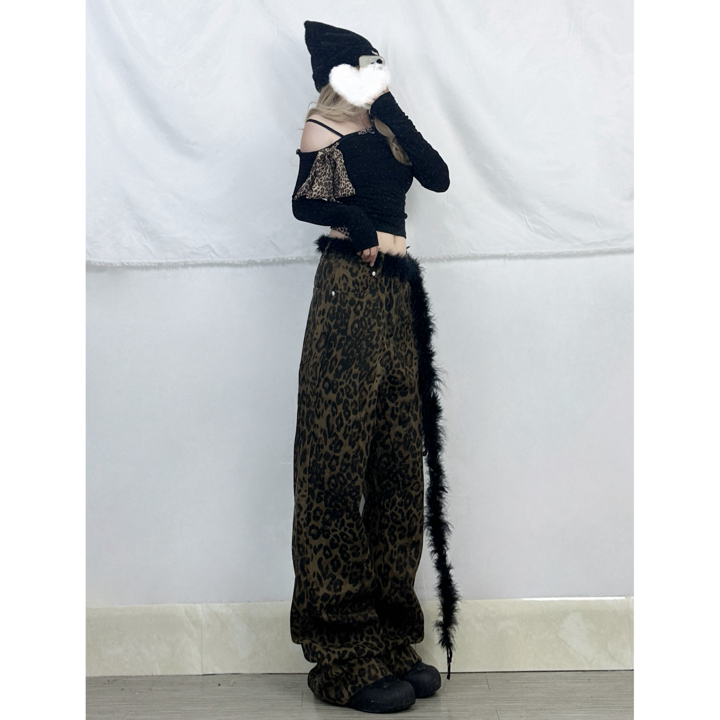 Leopard Print Wide-Leg Jazz Dance Pants for Women - Spicy Girl Loose Fit Niche Design, Trendy 90s Style Dancewear Leopard Print Wide-Leg Jazz Dance Pants for Women - Spicy Girl Loose Fit Niche Design, Trendy 90s Style Dancewear