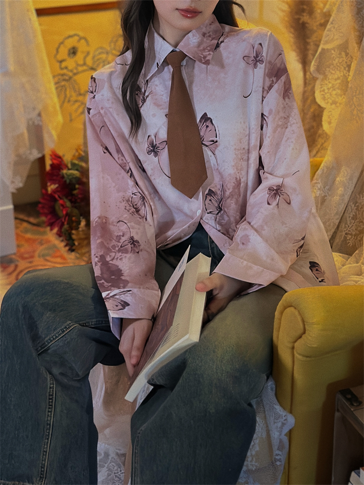 Light Blue Vintage Gradient Long Sleeve Loose Shirt for Women - Mid-Length Style for Autumn 2024, Perfect for Y2K Fashion Light Blue Vintage Gradient Long Sleeve Loose Shirt for Women - Mid-Length Style for Autumn 2024, Perfect for Y2K Fashion