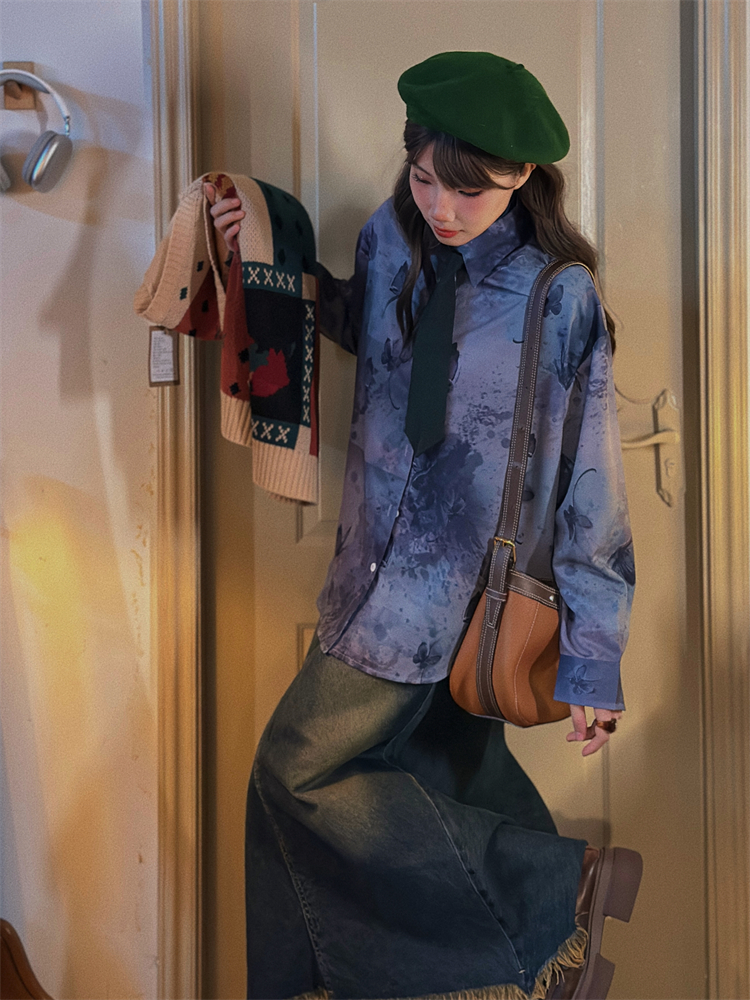 Light Blue Vintage Gradient Long Sleeve Loose Shirt for Women - Mid-Length Style for Autumn 2024, Perfect for Y2K Fashion Light Blue Vintage Gradient Long Sleeve Loose Shirt for Women - Mid-Length Style for Autumn 2024, Perfect for Y2K Fashion