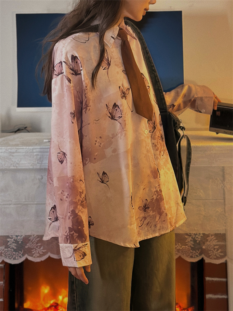 Light Blue Vintage Gradient Long Sleeve Loose Shirt for Women - Mid-Length Style for Autumn 2024, Perfect for Y2K Fashion Light Blue Vintage Gradient Long Sleeve Loose Shirt for Women - Mid-Length Style for Autumn 2024, Perfect for Y2K Fashion