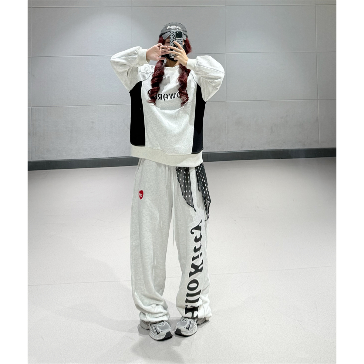Light Gray Patchwork Sweatshirt Set for Women with White and Gray Letter Print Sports Pants - Casual Y2K Campus Style Outfits