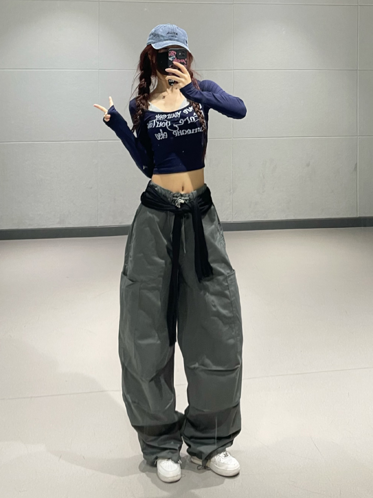 Light Gray Women's Jazz Dance Outfit - Korean Style Thin Straight-Leg Sweatpants, Long Sports Trousers for Dance and Fitness Light Gray Women's Jazz Dance Outfit - Korean Style Thin Straight-Leg Sweatpants, Long Sports Trousers for Dance and Fitness