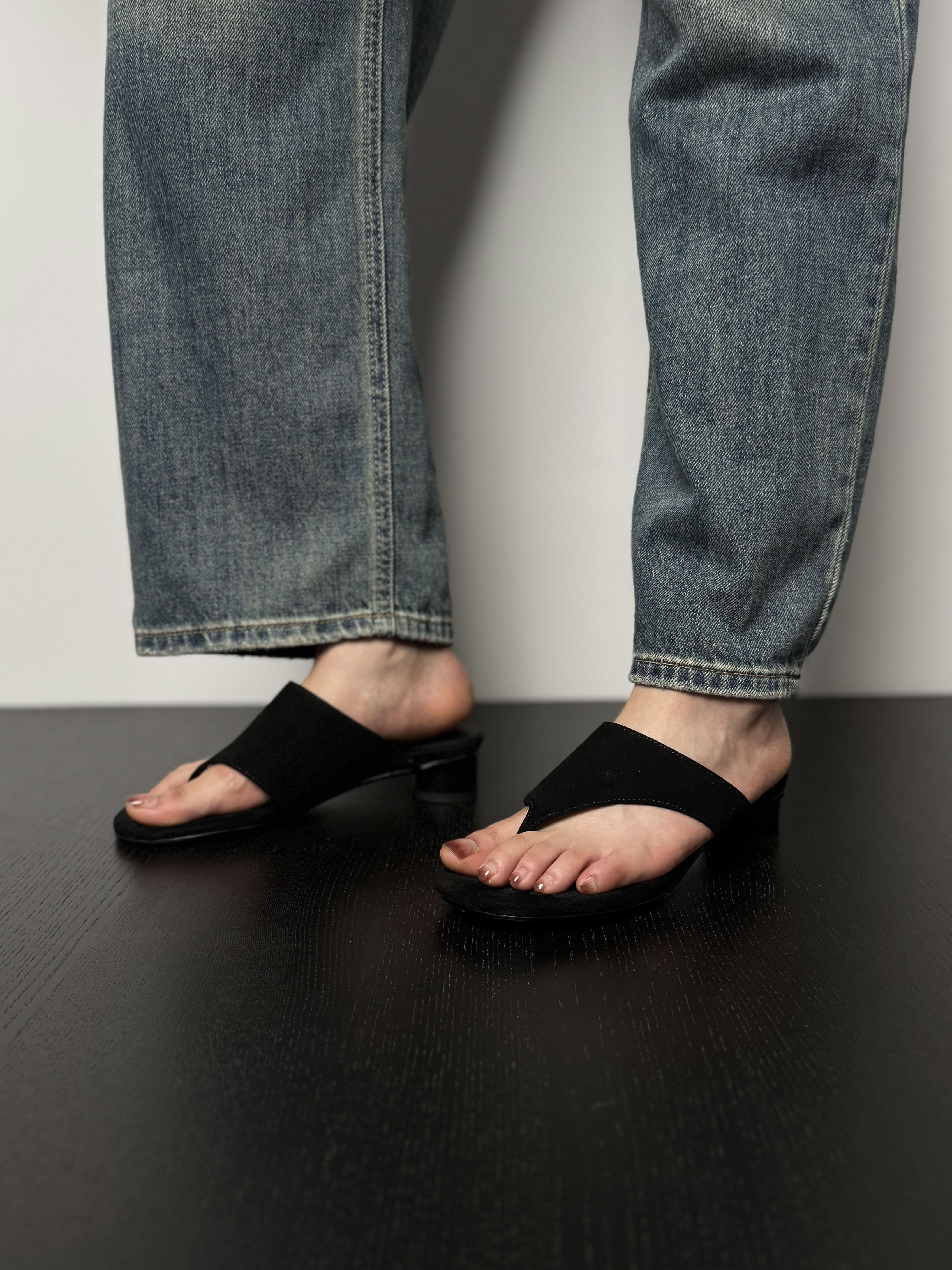 Light Luxury Chunky High-Heeled Suede Thong Flip-Flops for Women - Summer Outdoor Style Light Luxury Chunky High-Heeled Suede Thong Flip-Flops for Women - Summer Outdoor Style