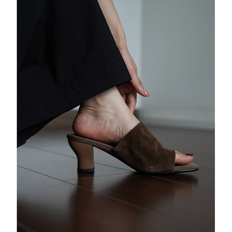 Light Retro Cowhide Open-Toe Slide Sandals for Women - Summer Casual Chunky Heeled High Heel Vacation Slides Light Retro Cowhide Open-Toe Slide Sandals for Women - Summer Casual Chunky Heeled High Heel Vacation Slides