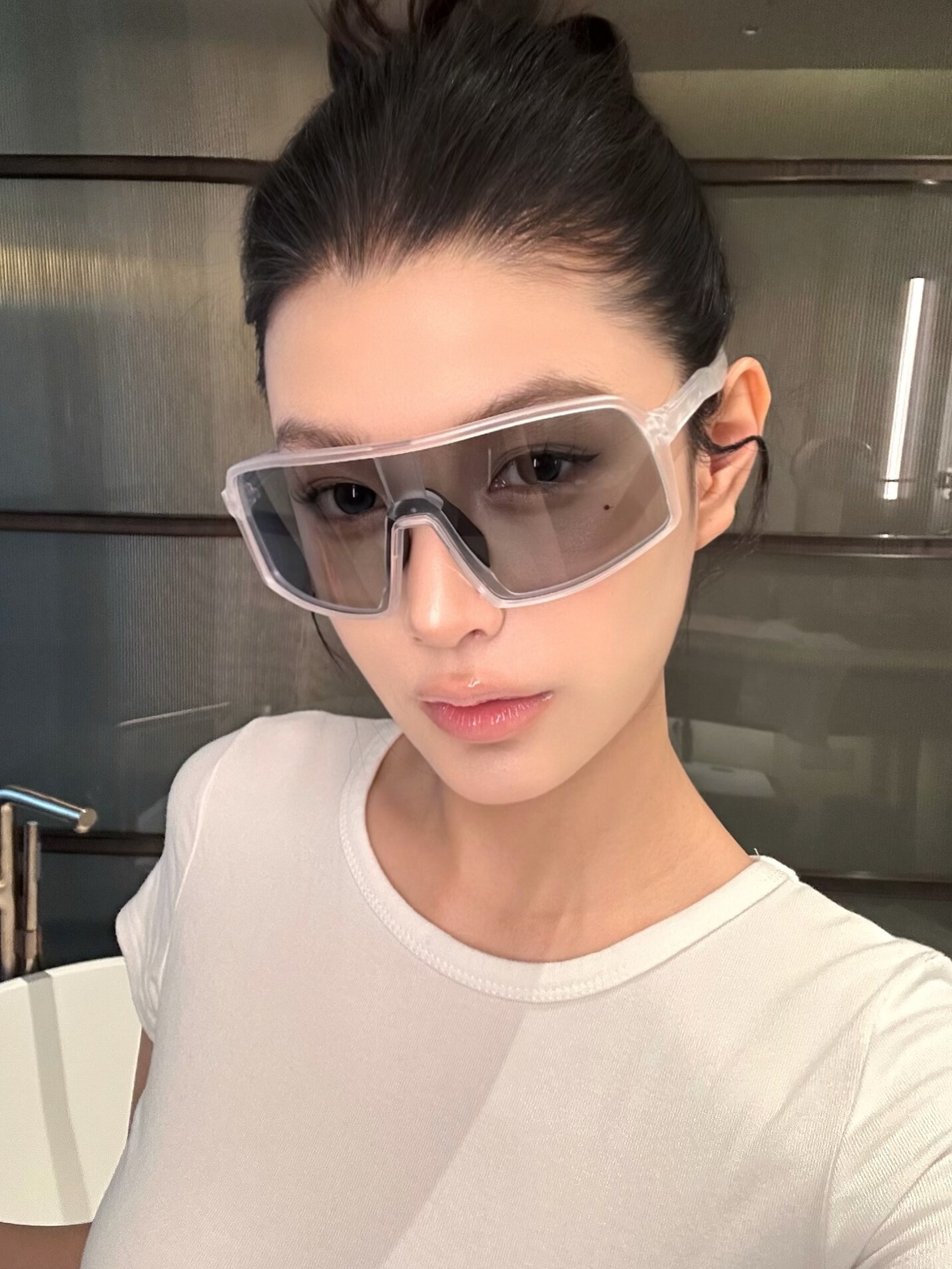 Light-Sensitive Color-Changing Polarized Cycling Goggles - Dual-Use Windproof Sports Sunglasses for Day and Night Riding Light-Sensitive Color-Changing Polarized Cycling Goggles - Dual-Use Windproof Sports Sunglasses for Day and Night Riding