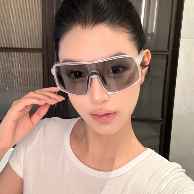 Light-Sensitive Color-Changing Polarized Cycling Goggles - Dual-Use Windproof Sports Sunglasses for Day and Night Riding