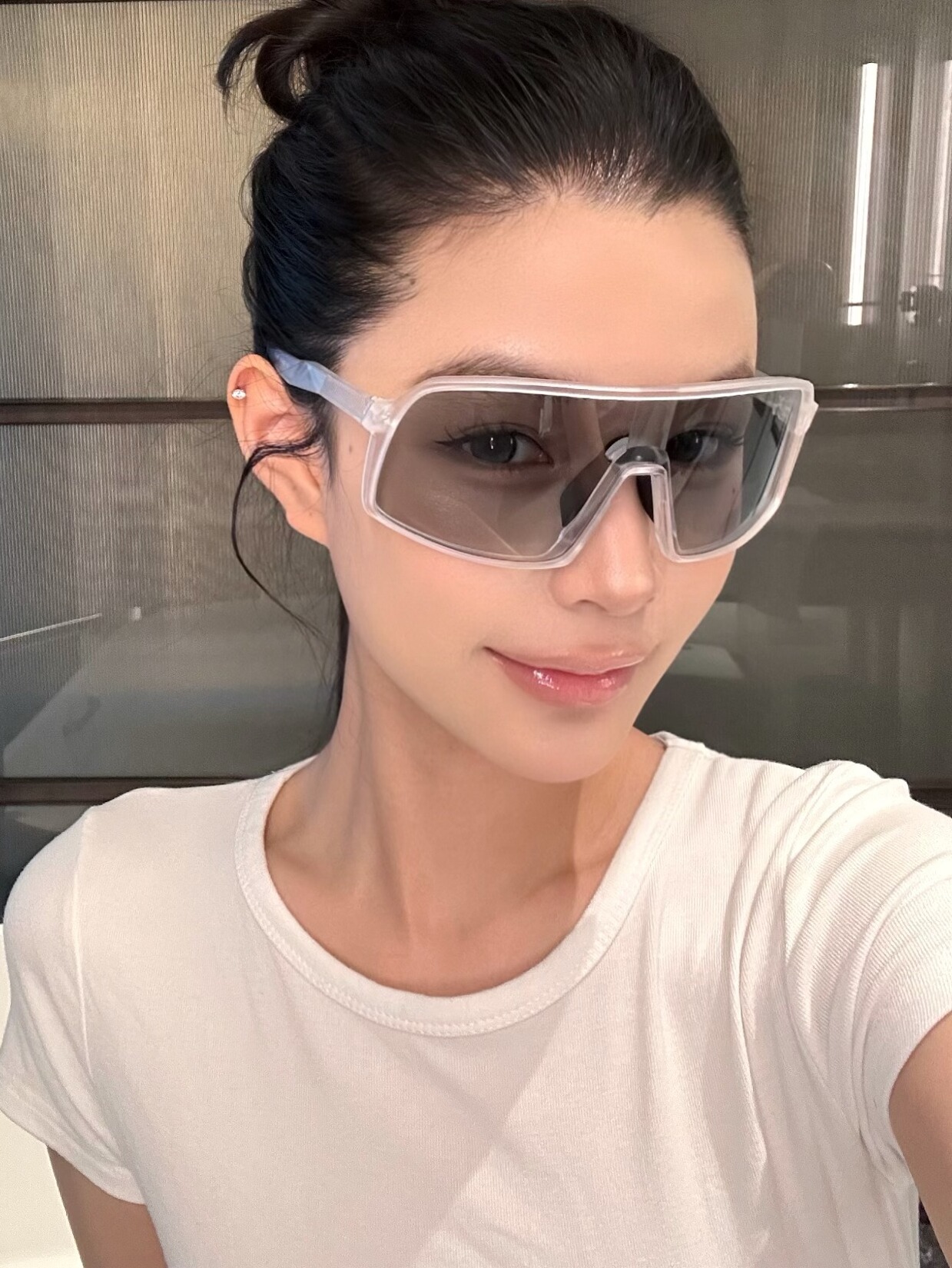 Light-Sensitive Color-Changing Polarized Cycling Goggles - Dual-Use Windproof Sports Sunglasses for Day and Night Riding Light-Sensitive Color-Changing Polarized Cycling Goggles - Dual-Use Windproof Sports Sunglasses for Day and Night Riding