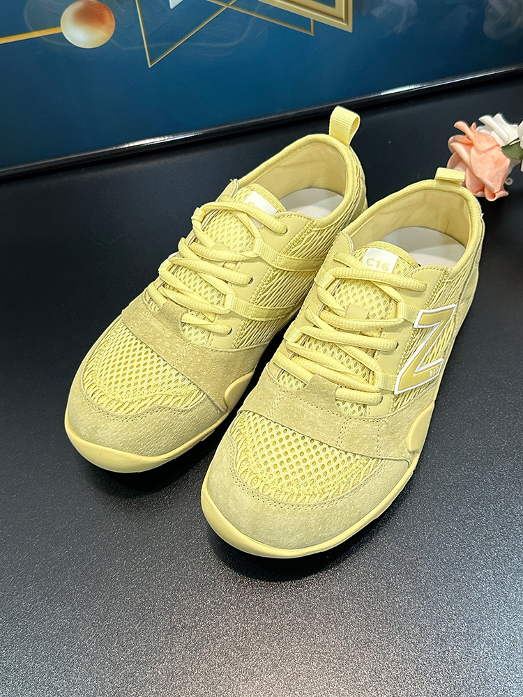 Lightweight Breathable Mesh White Sneakers for Women - Versatile Round-Toe Casual Sports Shoes for Summer 2025