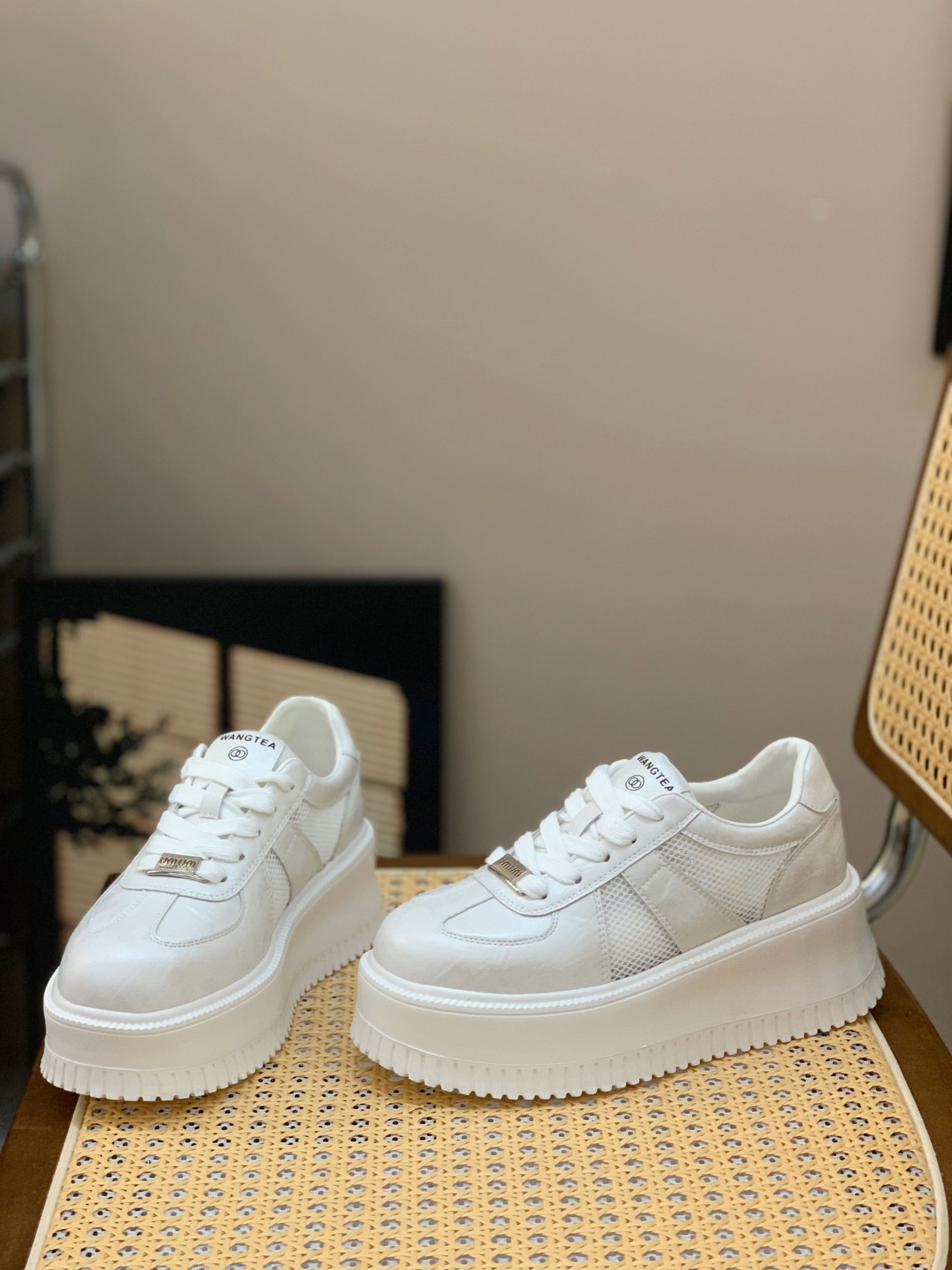 Lightweight Breathable White Platform Shoes for Women - Summer 2025 Hollow Mesh Style for Height and Leg Elongation Lightweight Breathable White Platform Shoes for Women - Summer 2025 Hollow Mesh Style for Height and Leg Elongation