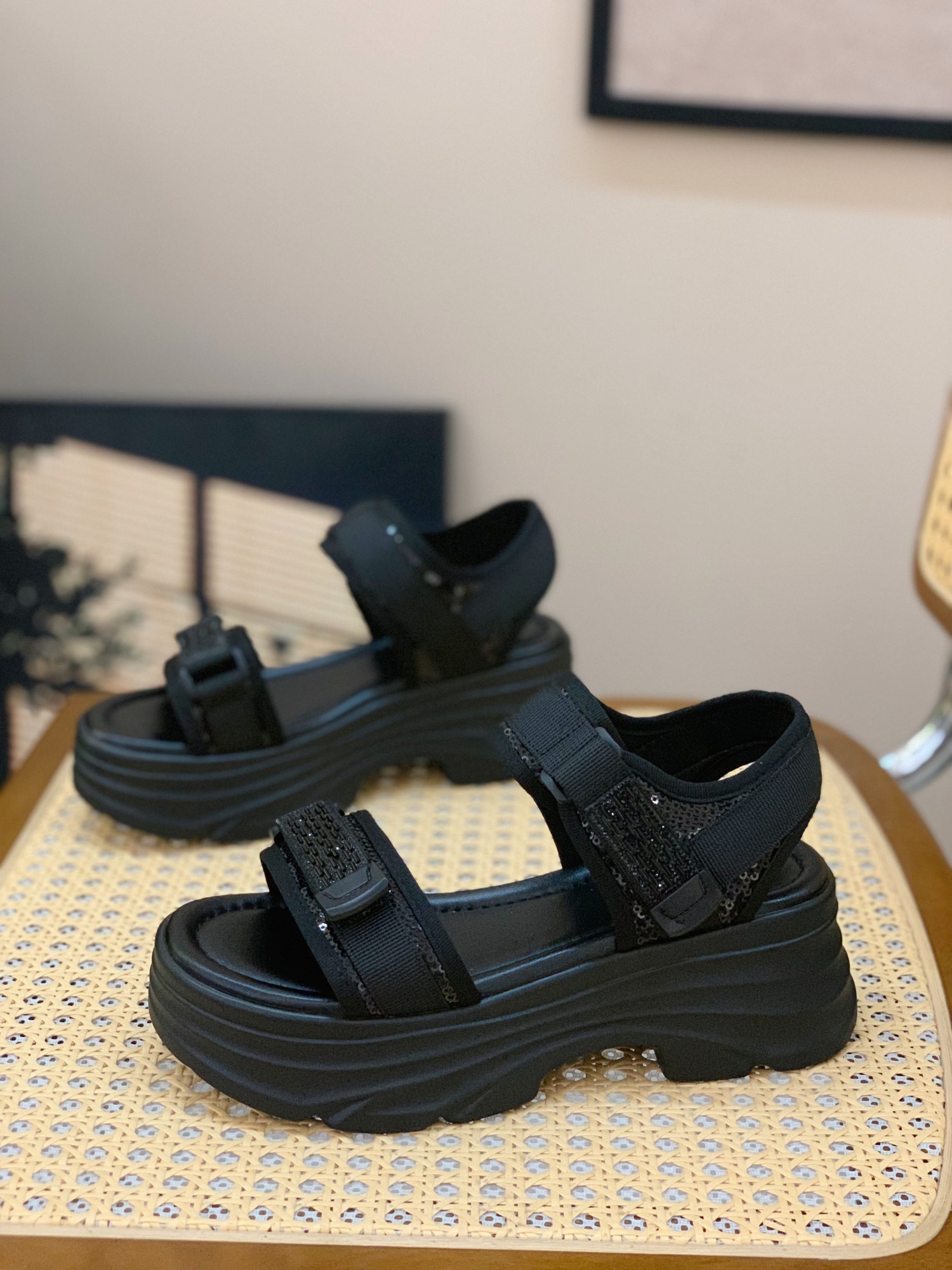 Lightweight Platform Roman Sandals for Women - Versatile Slip-On Beach Shoes with Velcro - Summer 2025 Fashion