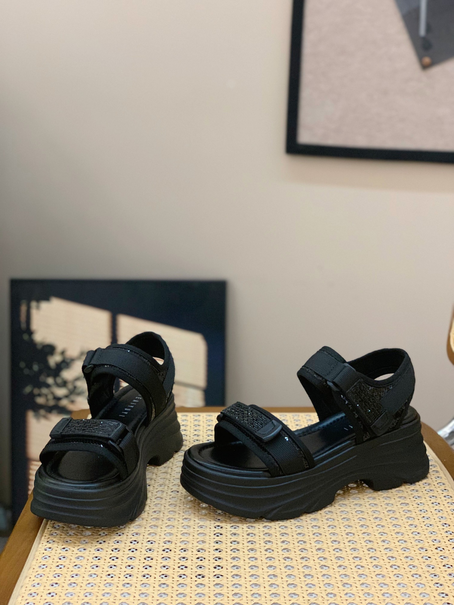 Lightweight Platform Roman Sandals for Women - Versatile Slip-On Beach Shoes with Velcro - Summer 2025 Fashion Lightweight Platform Roman Sandals for Women - Versatile Slip-On Beach Shoes with Velcro - Summer 2025 Fashion