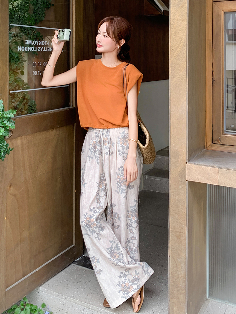 Lightweight Summer 2025 Two-Piece Set for Women - Stylish Wide-Leg Pants with Small Flying Sleeves, Mature Elegance Lightweight Summer 2025 Two-Piece Set for Women - Stylish Wide-Leg Pants with Small Flying Sleeves, Mature Elegance