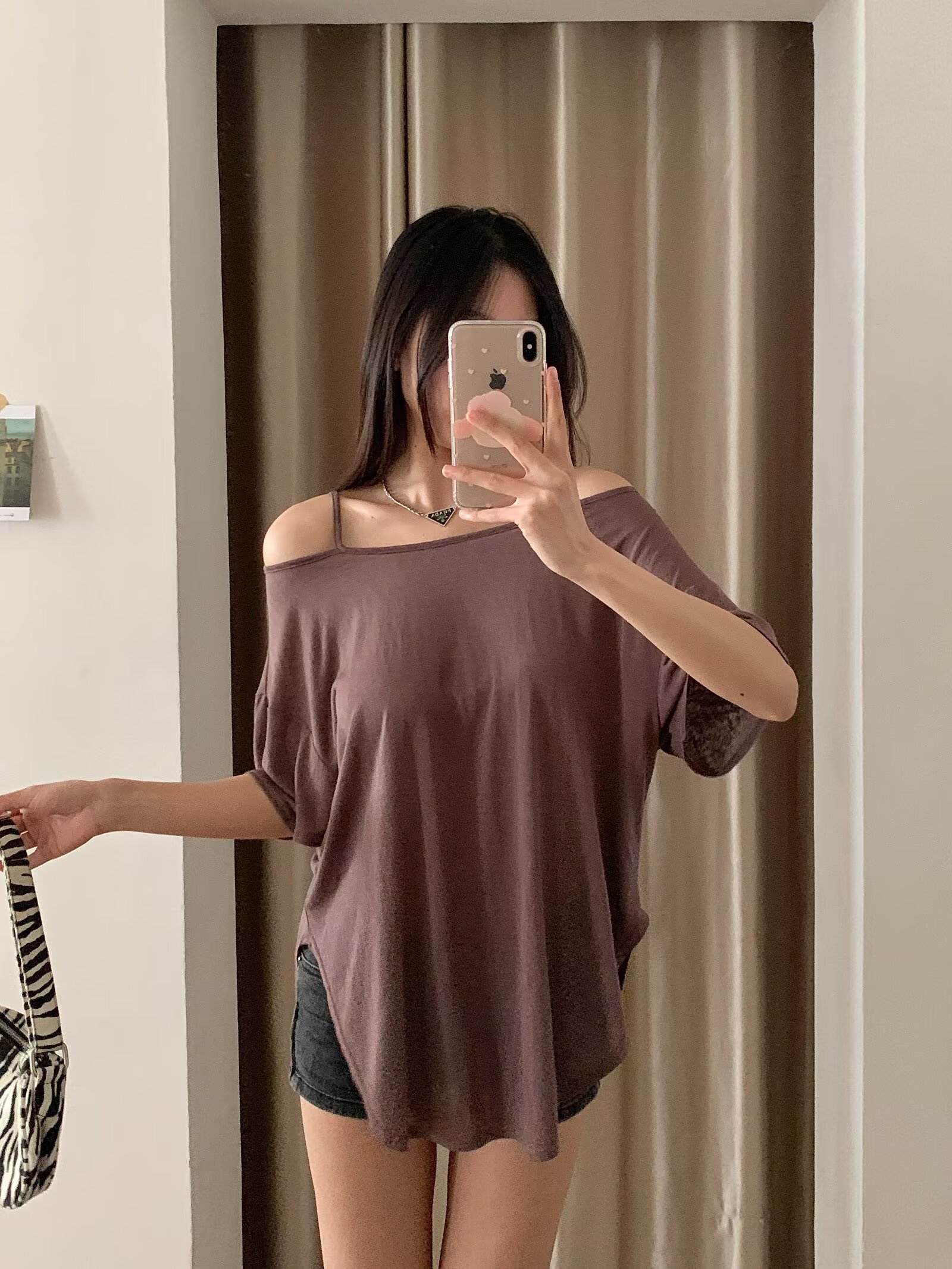 Lightweight Summer Sports Hoodie for Women - Loose Fit, Short Sleeve, Breathable Design, Perfect for Pilates and Street Dance Styles Lightweight Summer Sports Hoodie for Women - Loose Fit, Short Sleeve, Breathable Design, Perfect for Pilates and Street Dance Styles