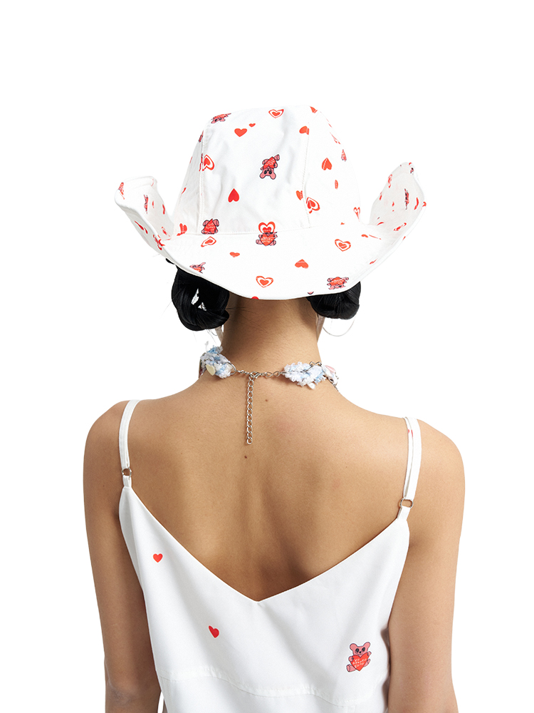 Lightweight UV Protection Love Heart Bear Sun Hat - Wide Brim Beach Hat for Summer Fashion, Cute Y2K Style Accessory Lightweight UV Protection Love Heart Bear Sun Hat - Wide Brim Beach Hat for Summer Fashion, Cute Y2K Style Accessory