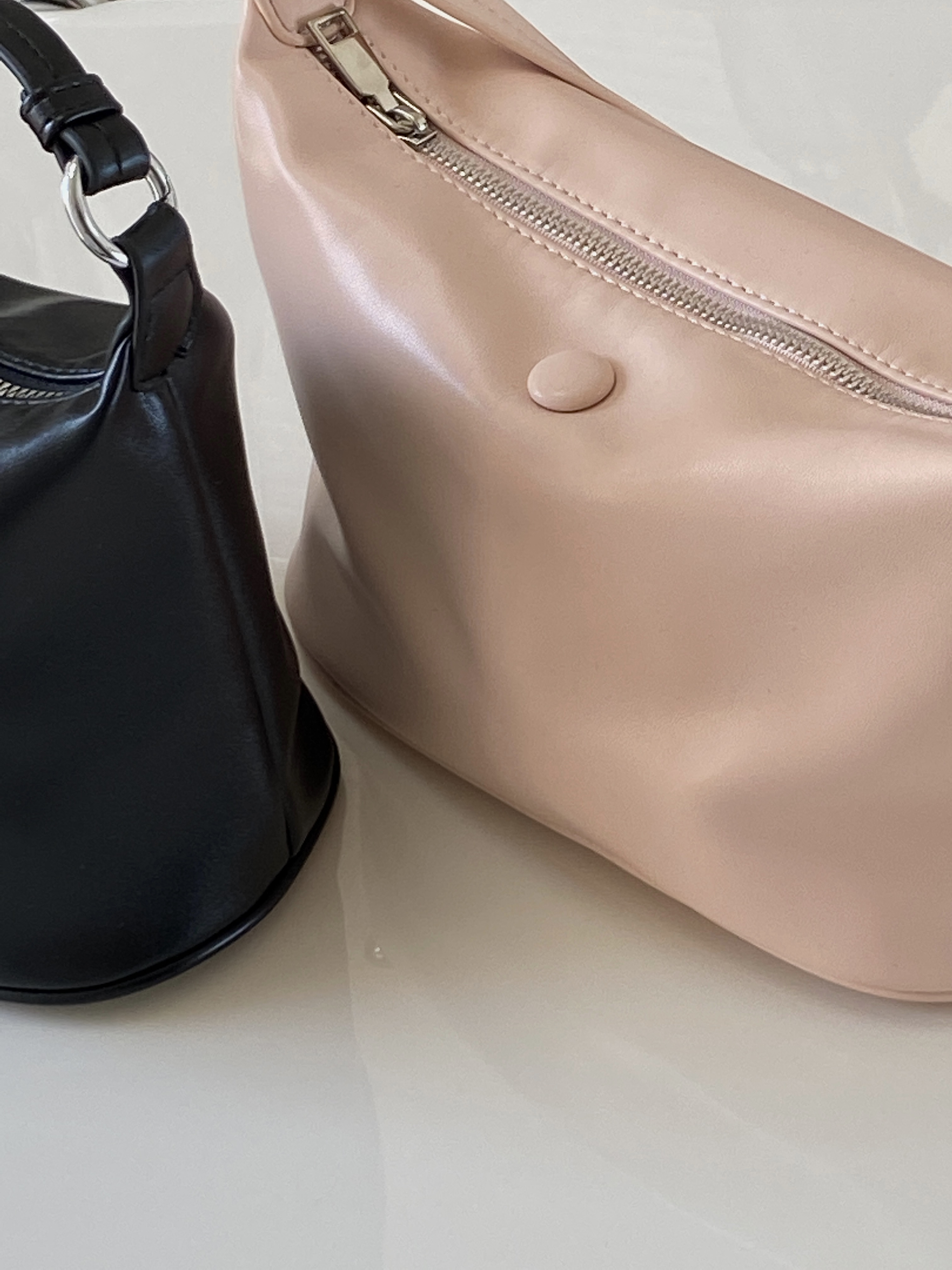 Lightweight Women's Dumpling Bag - Versatile Hand-Held & Underarm Shoulder Small Bag for Trendy 2025 Fashion Lightweight Women's Dumpling Bag - Versatile Hand-Held & Underarm Shoulder Small Bag for Trendy 2025 Fashion