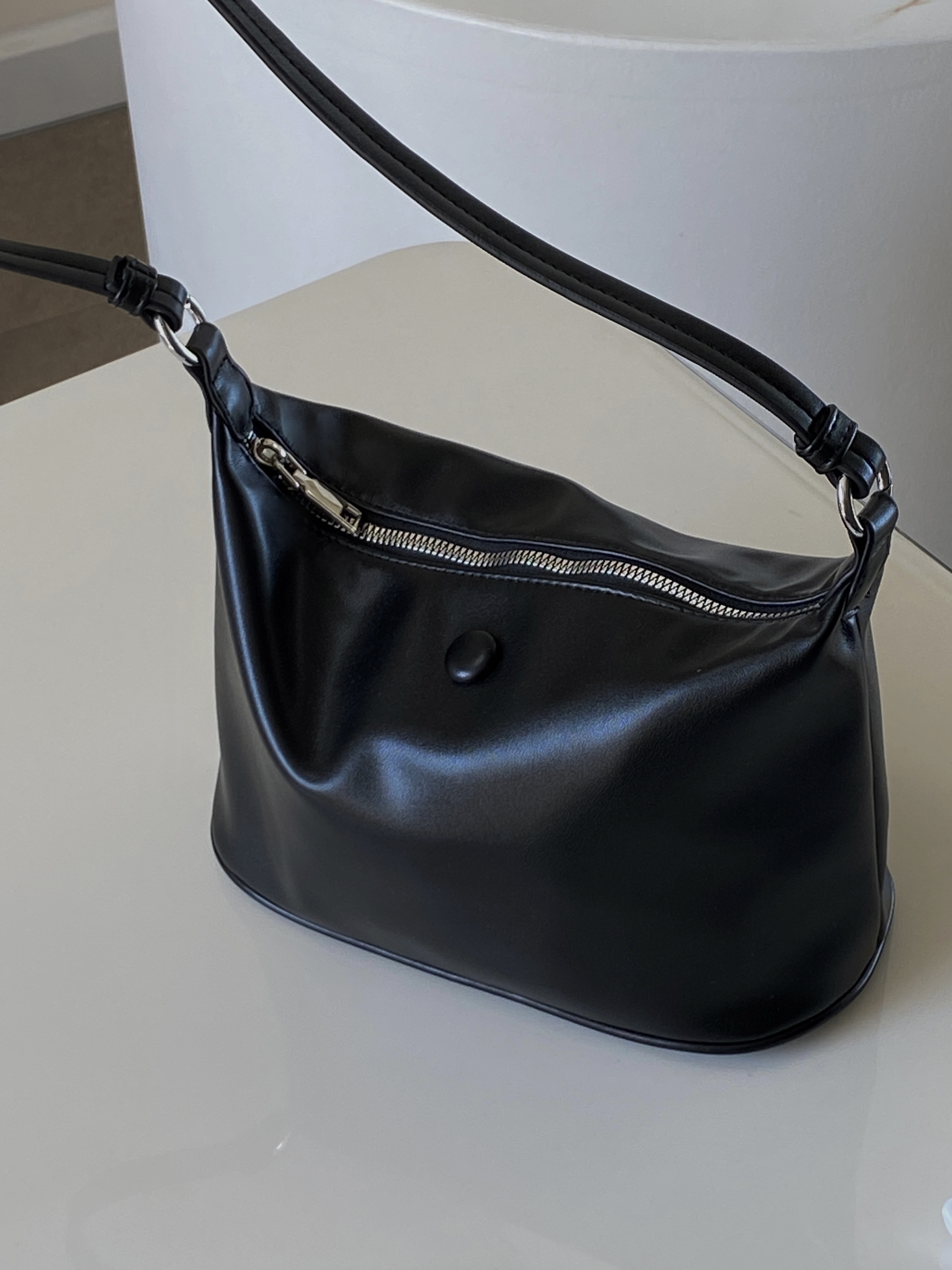 Lightweight Women's Dumpling Bag - Versatile Hand-Held & Underarm Shoulder Small Bag for Trendy 2025 Fashion Lightweight Women's Dumpling Bag - Versatile Hand-Held & Underarm Shoulder Small Bag for Trendy 2025 Fashion