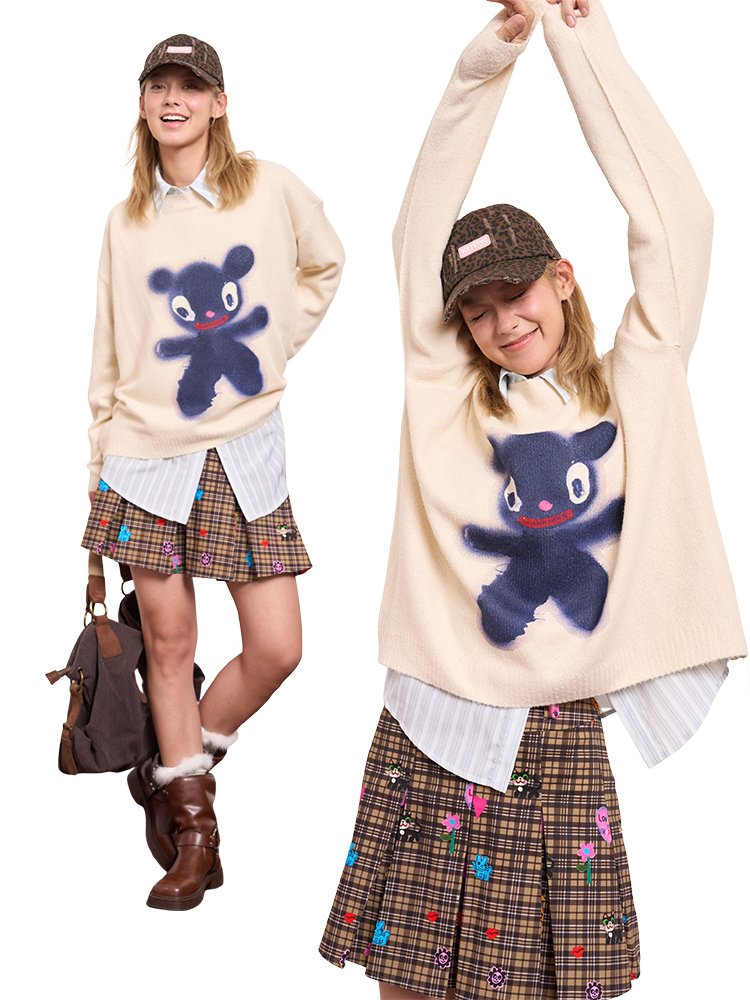 Little Black Bear Printed Knitted Sweater - Beige Loose Fit, Cozy Artist Design, Y2K Style Fashion Top