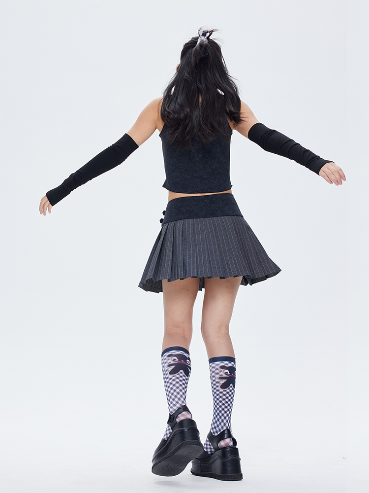 Little White Bear Printed Leather Shoulder Strap Knitted Vest Top and Skirt Set - Y2K Aesthetic, Cute Casual Outfit Little White Bear Printed Leather Shoulder Strap Knitted Vest Top and Skirt Set - Y2K Aesthetic, Cute Casual Outfit