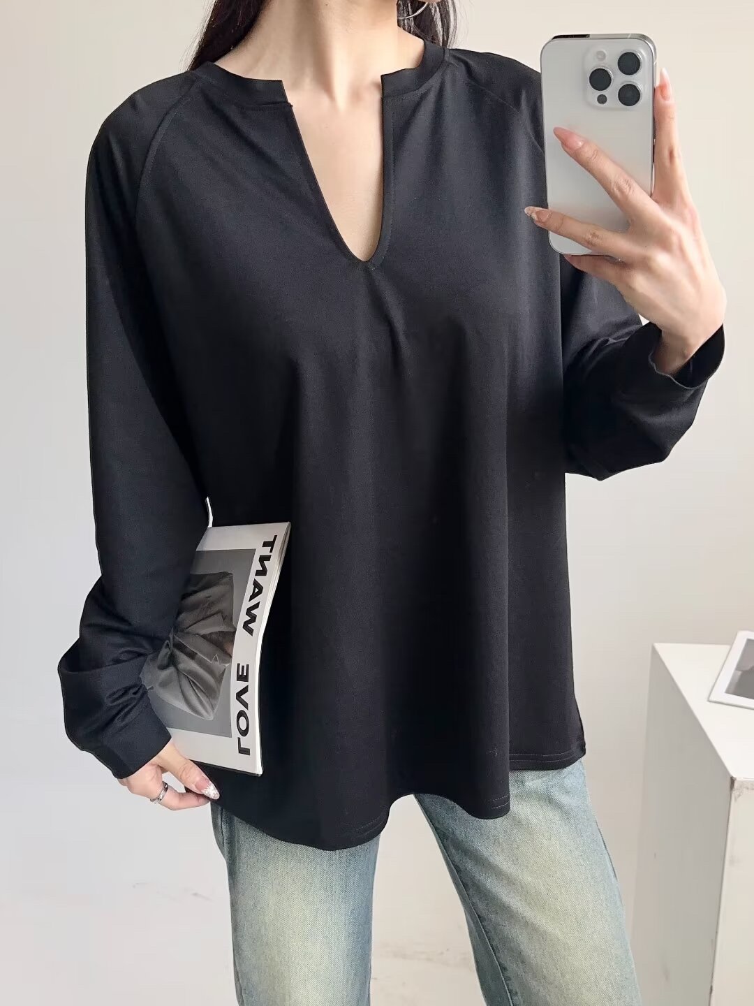 Loose Deep V-Neck Jazz Dance Sunscreen Cover-Up T-Shirt - Casual Unisex Long Sleeve Top for Versatile Y2K Style Outfits Loose Deep V-Neck Jazz Dance Sunscreen Cover-Up T-Shirt - Casual Unisex Long Sleeve Top for Versatile Y2K Style Outfits