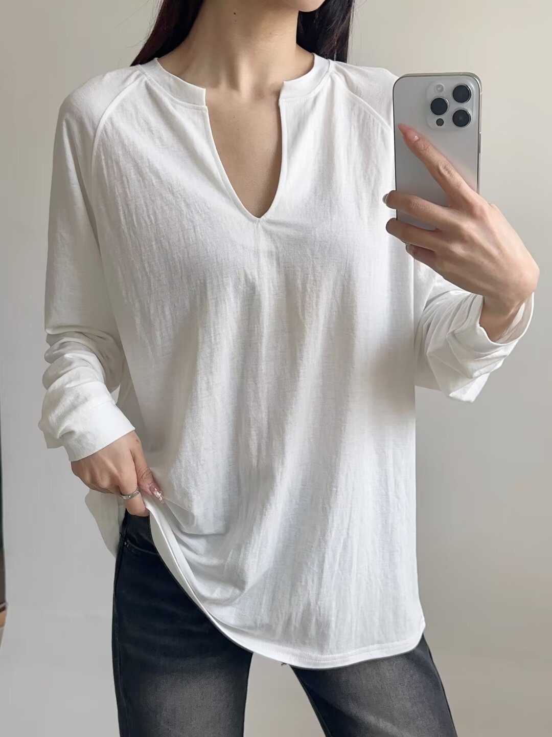 Loose Deep V-Neck Jazz Dance Sunscreen Cover-Up T-Shirt - Casual Unisex Long Sleeve Top for Versatile Y2K Style Outfits Loose Deep V-Neck Jazz Dance Sunscreen Cover-Up T-Shirt - Casual Unisex Long Sleeve Top for Versatile Y2K Style Outfits