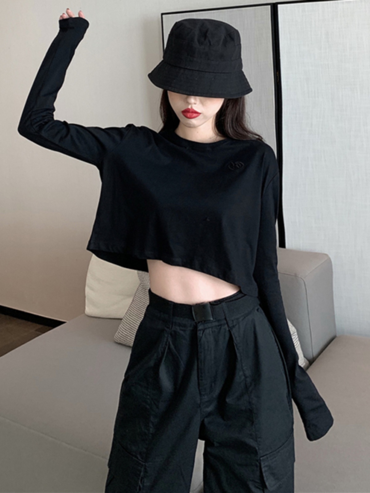 Loose-Fitting Black Long Sleeve T-Shirt for Jazz Dancing, Youthful Hip Hop Style, Versatile Casual Top