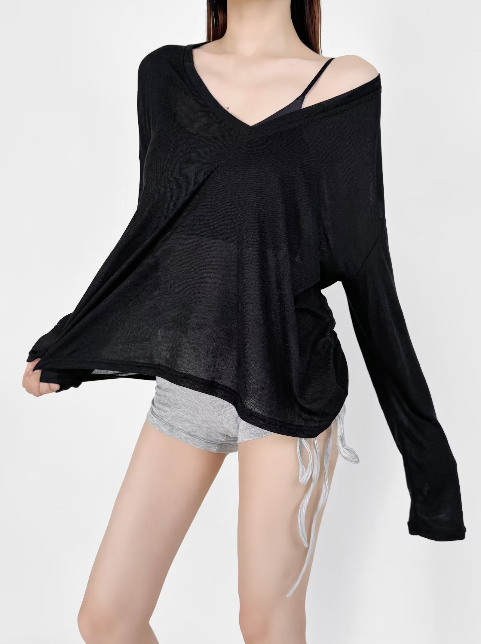 Loose-Fitting Slimming Long Sleeve Deep V-Neck T-Shirt for Women - Lightweight Sun Protection Cover-Up Top in Lazy Style