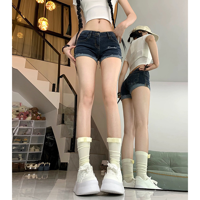 Low-Waist Rolled Hem Stretchy Denim Shorts for Women - Slim-Fit Body-Hugging Summer 2025 Style
