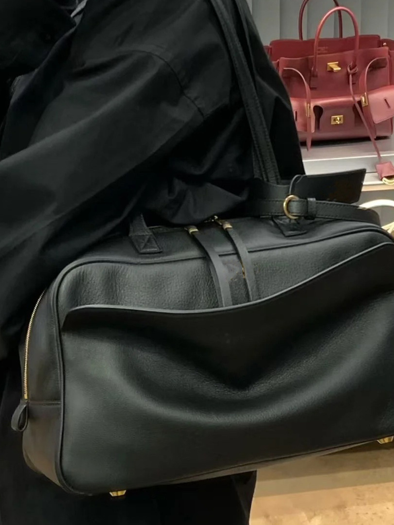 Lychee Pattern Bowling Bag - Versatile Unisex Shoulder Bag in Various Sizes - Trendy Fashion Accessory for Everyday Use Lychee Pattern Bowling Bag - Versatile Unisex Shoulder Bag in Various Sizes - Trendy Fashion Accessory for Everyday Use