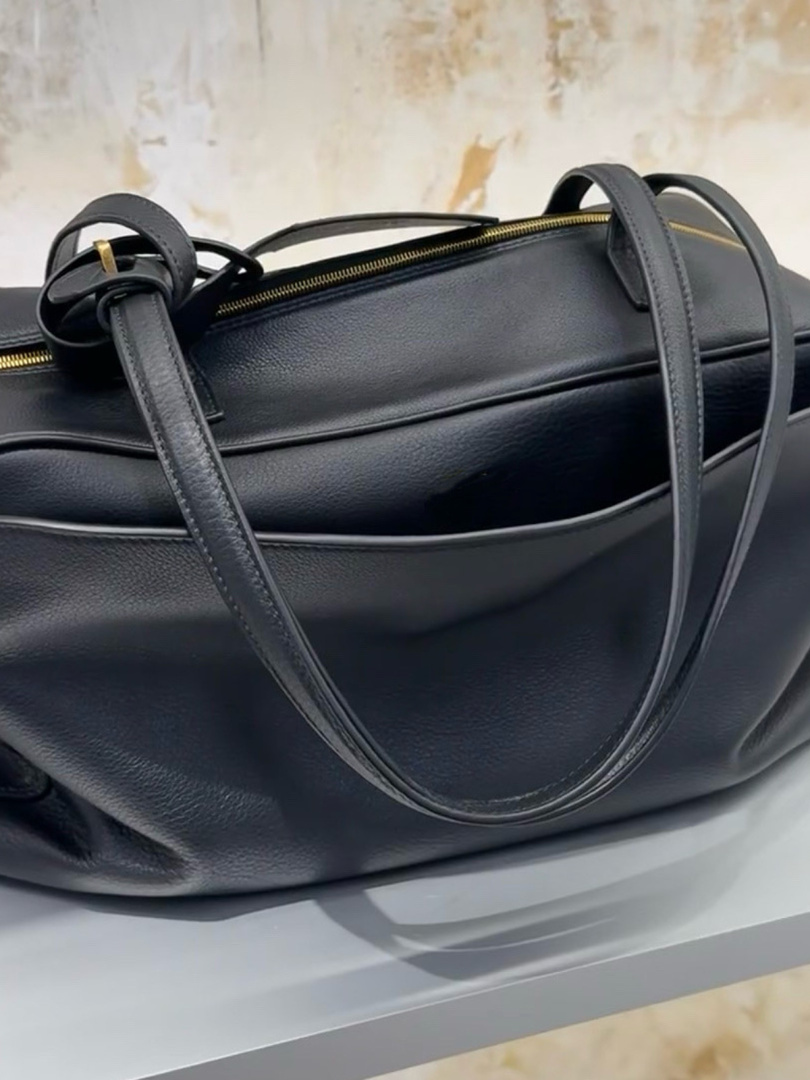 Lychee Pattern Bowling Bag - Versatile Unisex Shoulder Bag in Various Sizes - Trendy Fashion Accessory for Everyday Use