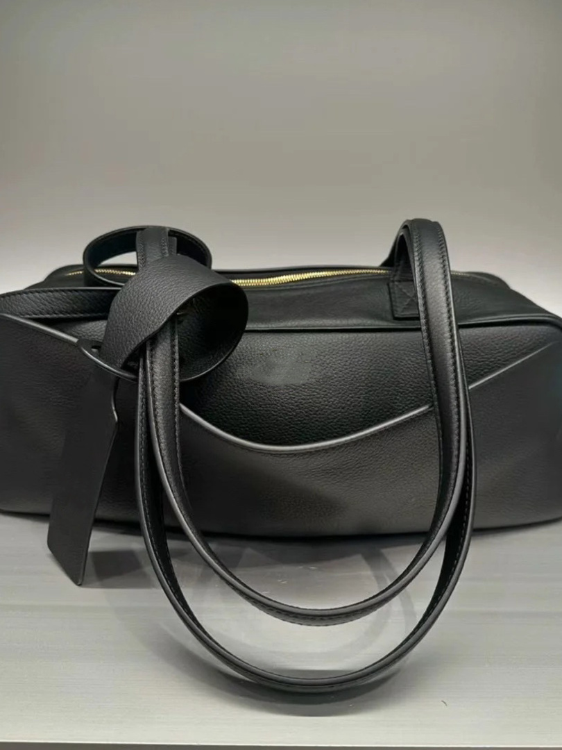 Lychee Pattern Bowling Bag - Versatile Unisex Shoulder Bag in Various Sizes - Trendy Fashion Accessory for Everyday Use Lychee Pattern Bowling Bag - Versatile Unisex Shoulder Bag in Various Sizes - Trendy Fashion Accessory for Everyday Use