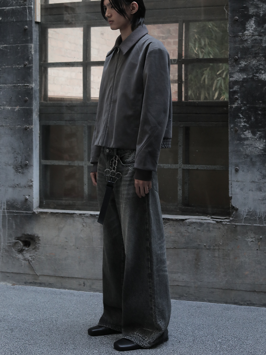 Matte Effect Ribbed Sleeve Leather Jacket with Raglan Structure and Ribbed Cuffs - Chic Fur Coat Style for a Bold Look Matte Effect Ribbed Sleeve Leather Jacket with Raglan Structure and Ribbed Cuffs - Chic Fur Coat Style for a Bold Look