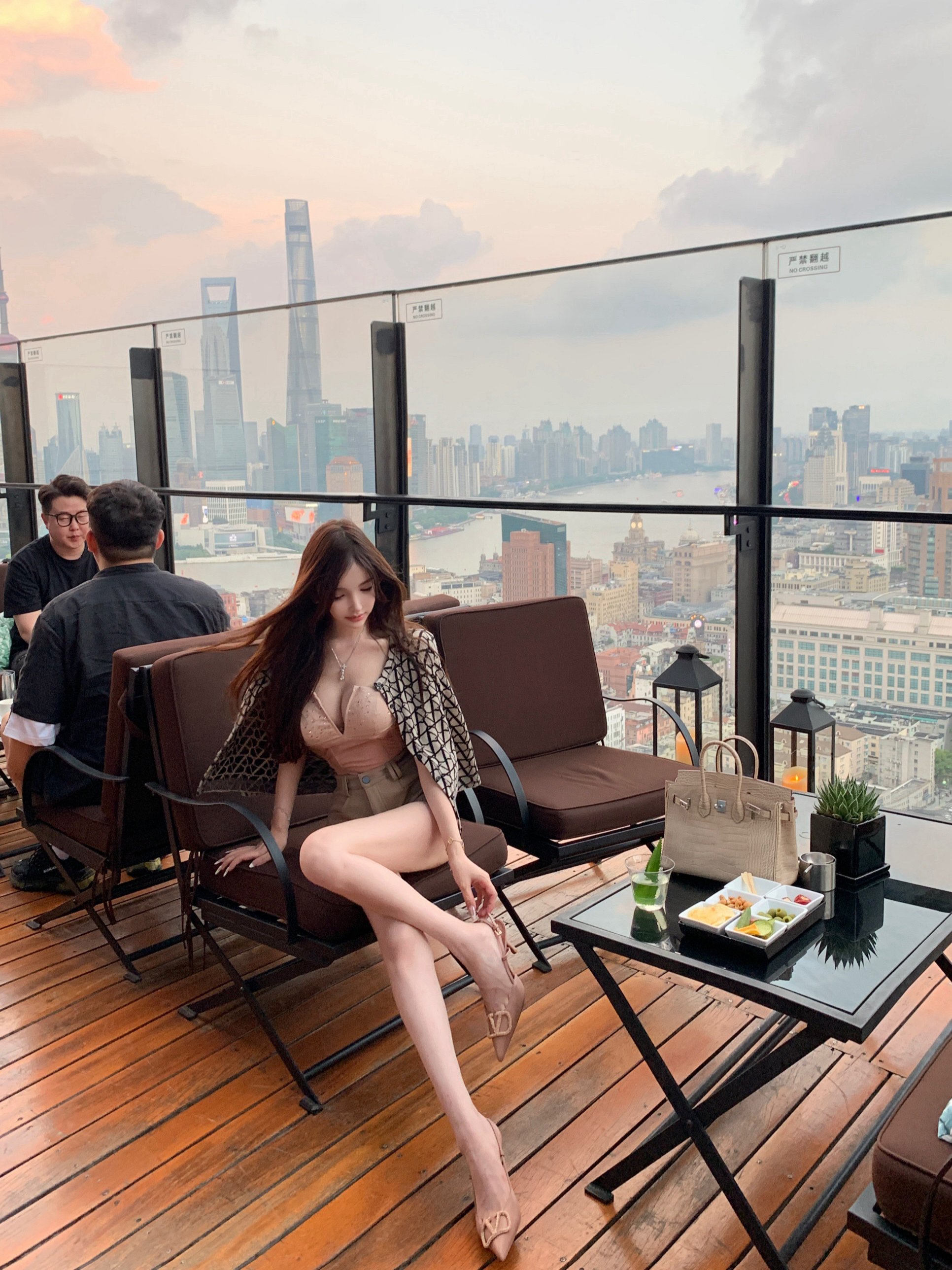 Mesh Color Diamond Hotfix Satin Spliced Fishbone Strapless Slim Top - Trendy Heartbeat Catcher for Y2K and Korean Style Fashion Mesh Color Diamond Hotfix Satin Spliced Fishbone Strapless Slim Top - Trendy Heartbeat Catcher for Y2K and Korean Style Fashion