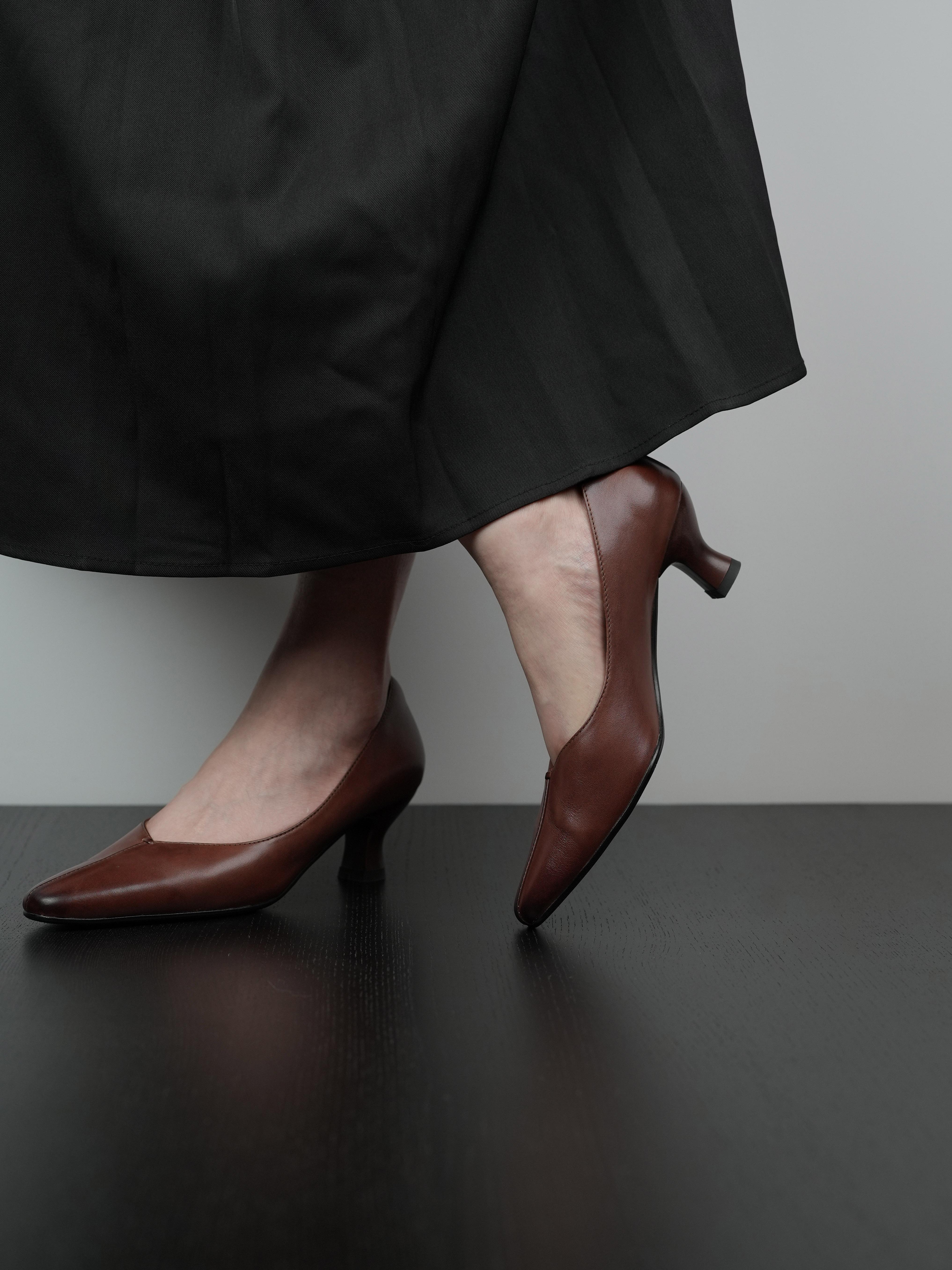 Mid-Heel Black Square Toe Shallow Mouth Women's Shoes - Versatile Office Footwear for Commuting and Everyday Style Mid-Heel Black Square Toe Shallow Mouth Women's Shoes - Versatile Office Footwear for Commuting and Everyday Style